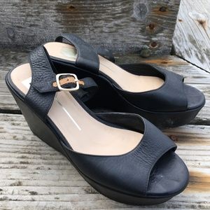 Dolce Vita leather platform sandals black size 7.5